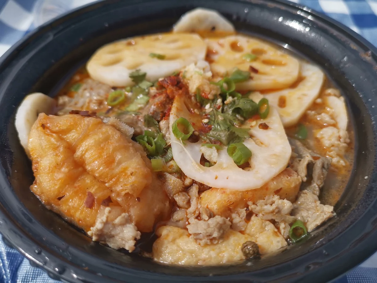 seafood tofu pot set frozen lemon tea small 海鲜豆腐锅套餐冻柠檬茶小